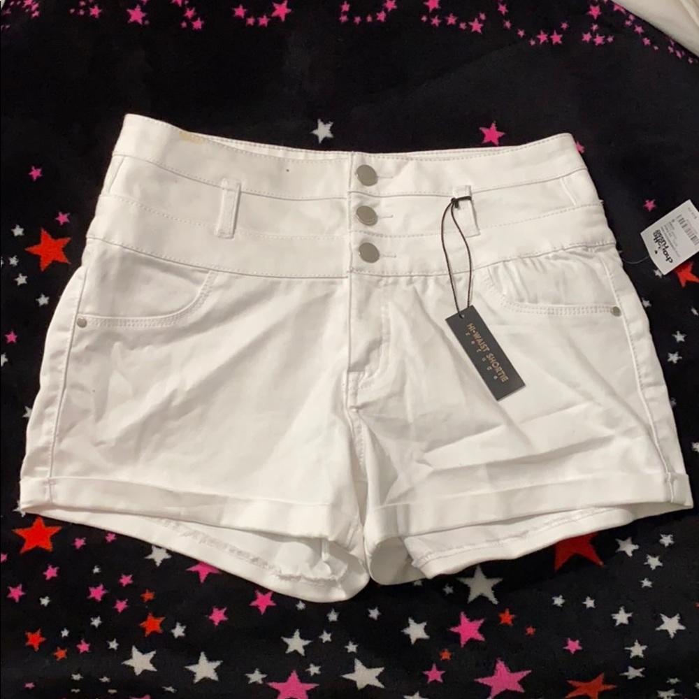 Refuge High-Waist Shorts, White - size 8